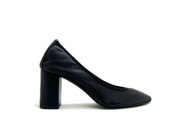 HOSTESS BLACK